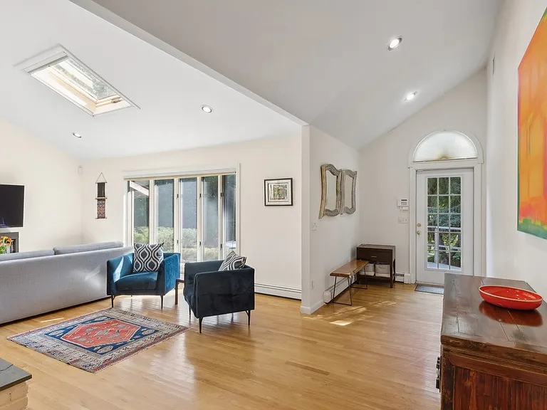 4 Spyglass Ln — Photo 8