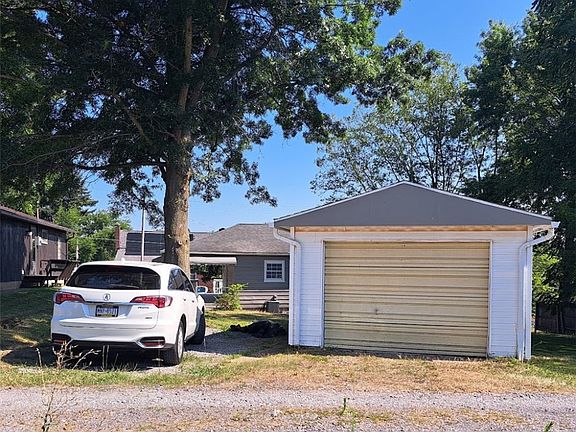 2nd image of 304 Kohler Ave