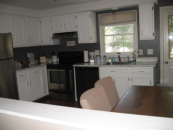 4th image of 89 Lancaster Avenue