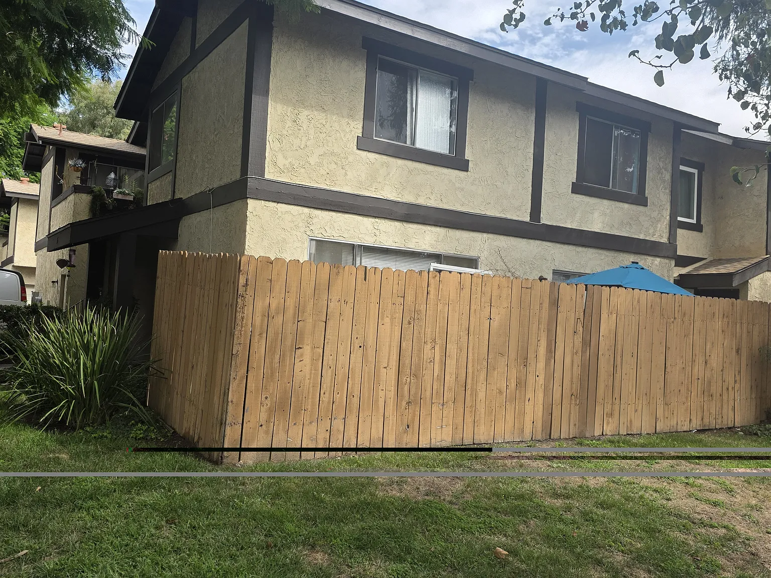 9800 Vesper Ave — Photo 2