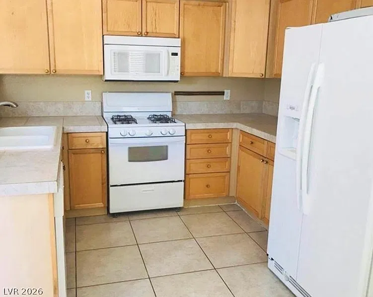 3 bed, 2.5 bath, 1683 sqft, $2,250 — Photo 3