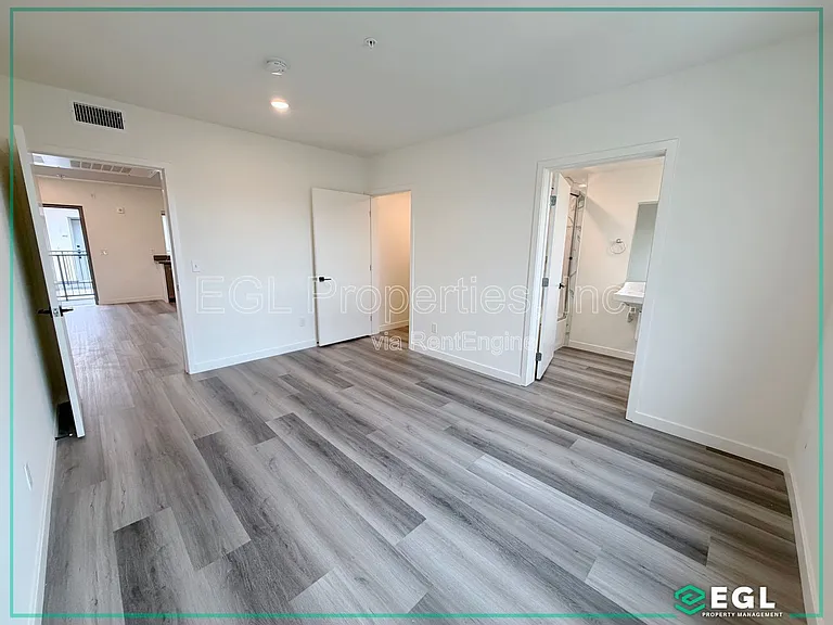 10505 Hawthorne — Photo 13