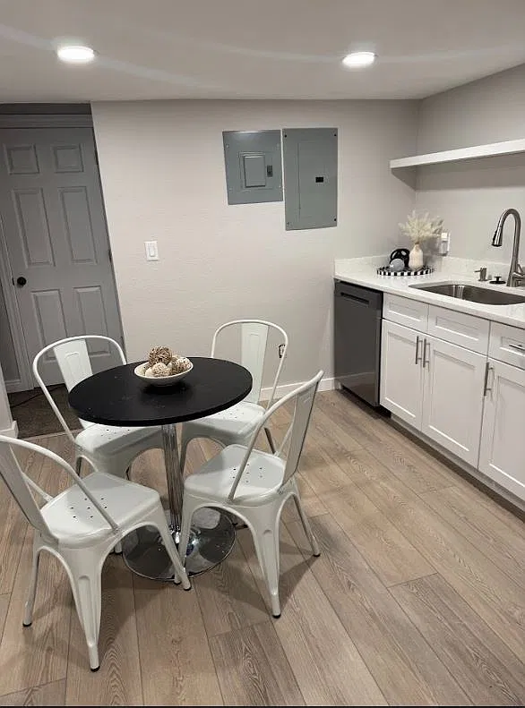 2 bed, 1800 sqft, $1,600 — Photo 3