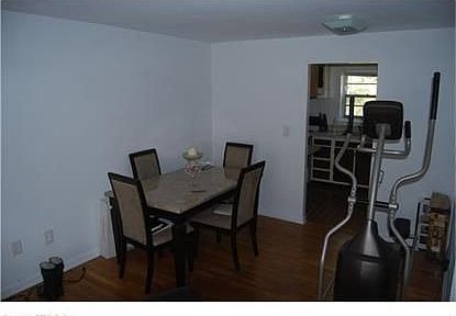 3rd image of 28 Robbins Ln #28C