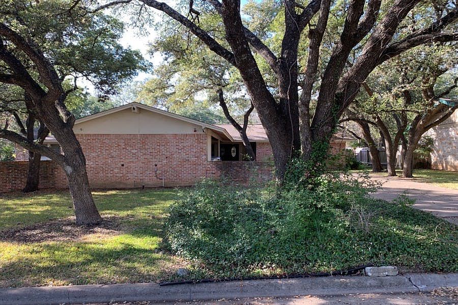 1st image of 9103 Balcones Club Dr