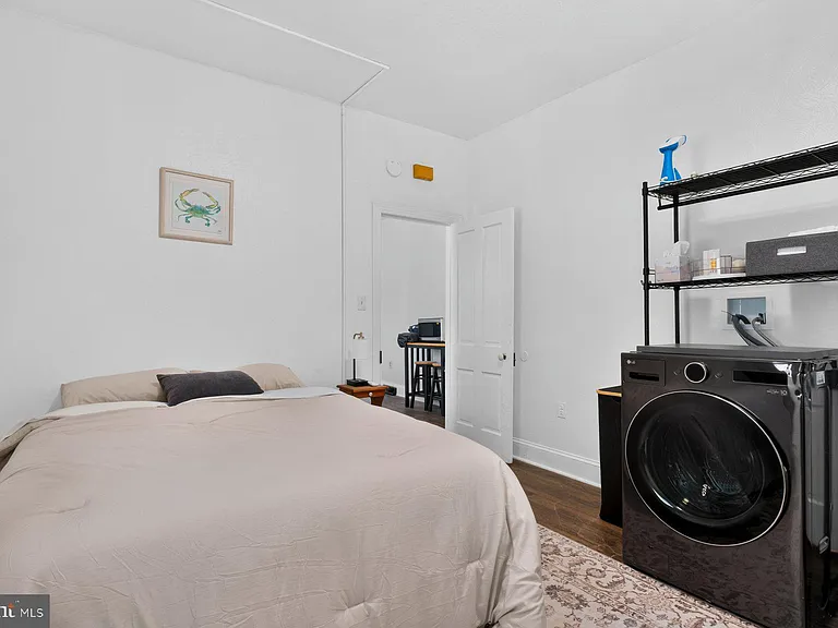 510 E 41st St #3 — Photo 15