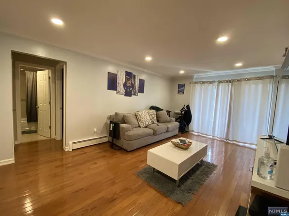 12 River Rd, Nutley, NJ 07110