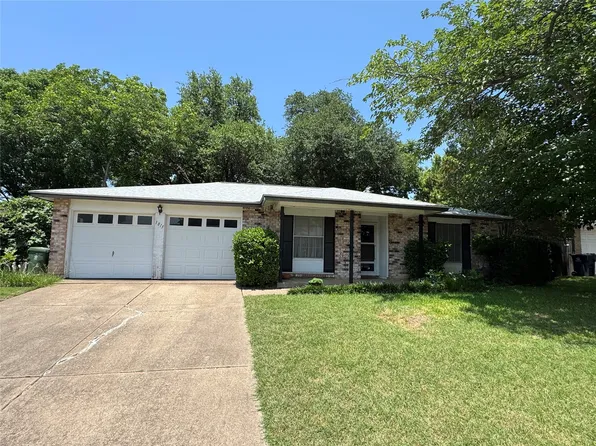 1815 Redwood St, Arlington, TX 76014