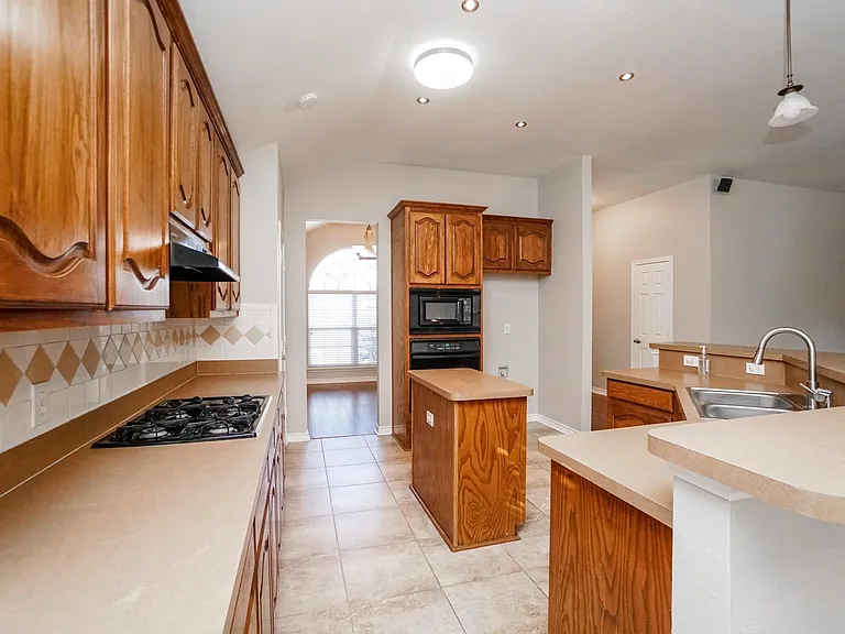 15827 Palo Pinto Dr — Photo 7