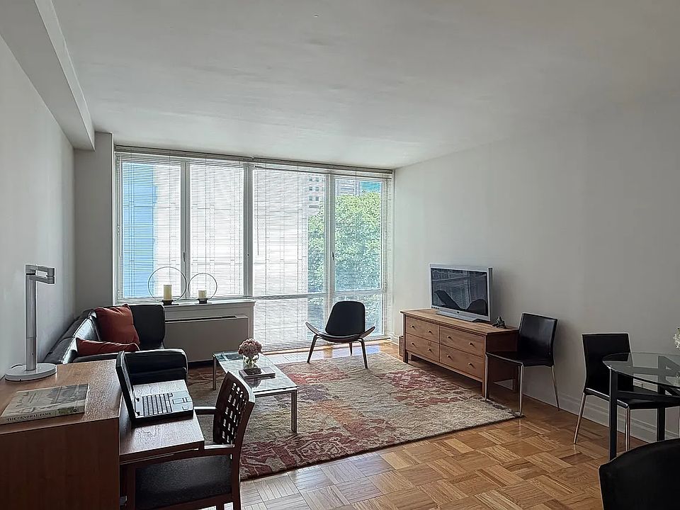 1st image of 1510 Lexington Ave APT 6L