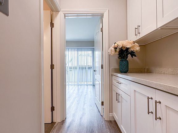 5th image of 6434 Lexington Ave #0