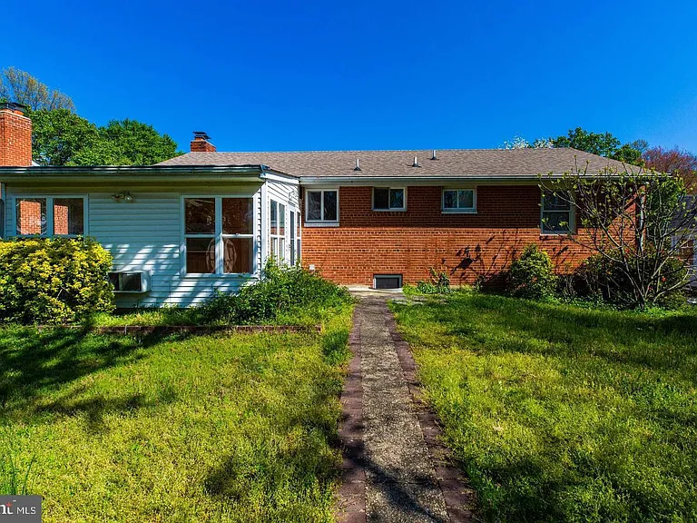 502 N Mansfield St — Photo 28
