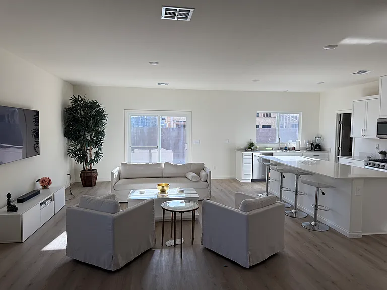 7373 Cooper Cove Dr — Photo 8