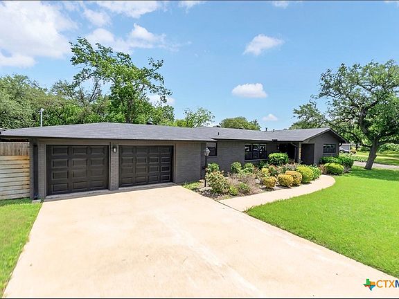 4th image of 3910 Brooklawn Dr