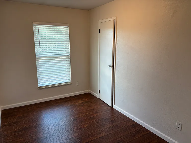 123 E Voges St #A — Photo 3