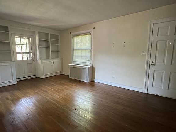 3rd image of 4618 Alabama Ave