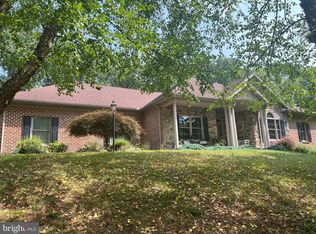315 Lindman Dr, Chambersburg, PA 17202