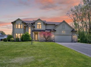 258 Tumbleweed Dr, Pittsford, NY 14534