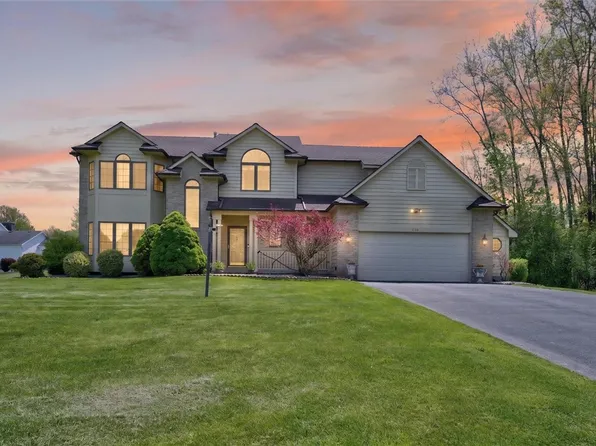 258 Tumbleweed Dr, Pittsford, NY 14534