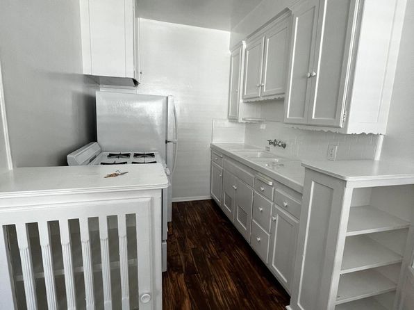 128 S Reeves Dr #9