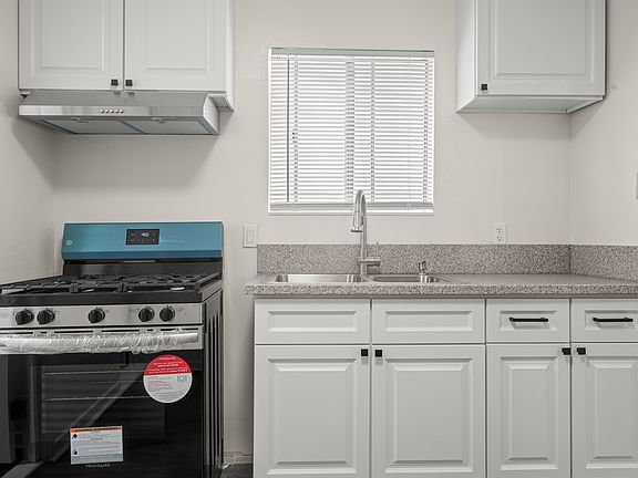 2nd image of 3706 Pueblo Ave