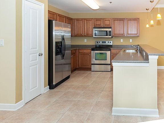 3rd image of 113 Brooks St Unit 103