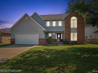 42774 Redfern St, Canton, MI 48187