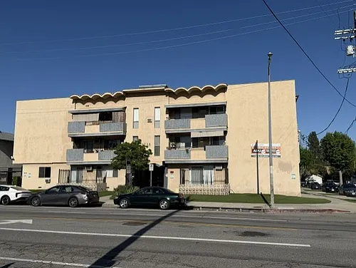 5738 Whitsett Ave #102 Photo 1