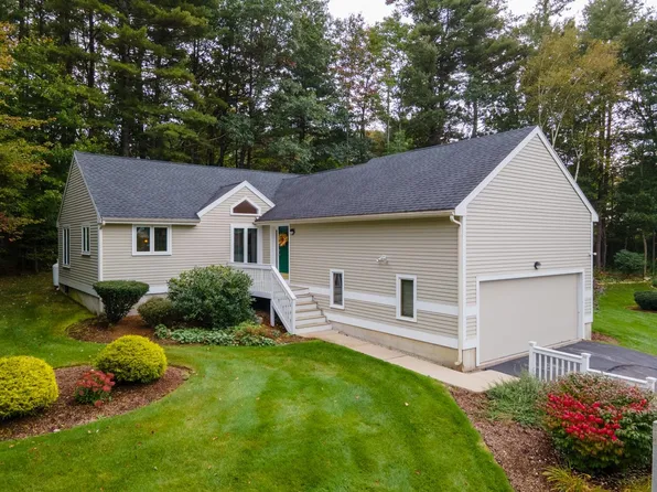 385 Chase Way, Manchester, NH 03104