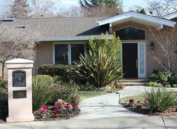 2nd image of 745 Casa Bonita Ct