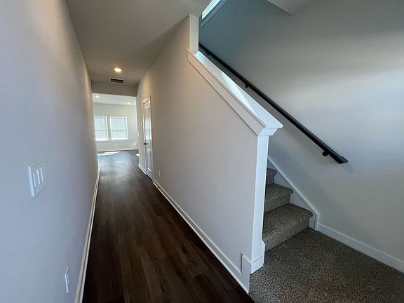 3rd image of 4240 Skyridge Dr