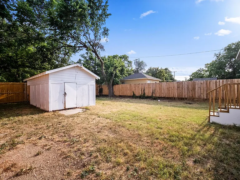 1350 Strickland St — Photo 25