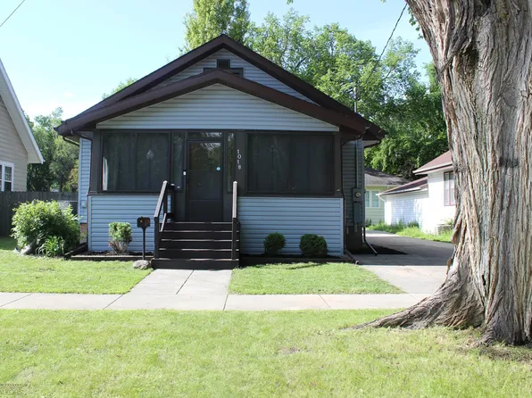 1018 10th Ave S, Fargo, ND 58103