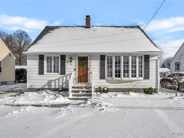 90 Irwinwood Rd, Lancaster, NY 14086
