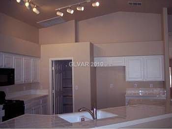 5th image of 5008 Tropical Knoll Ct