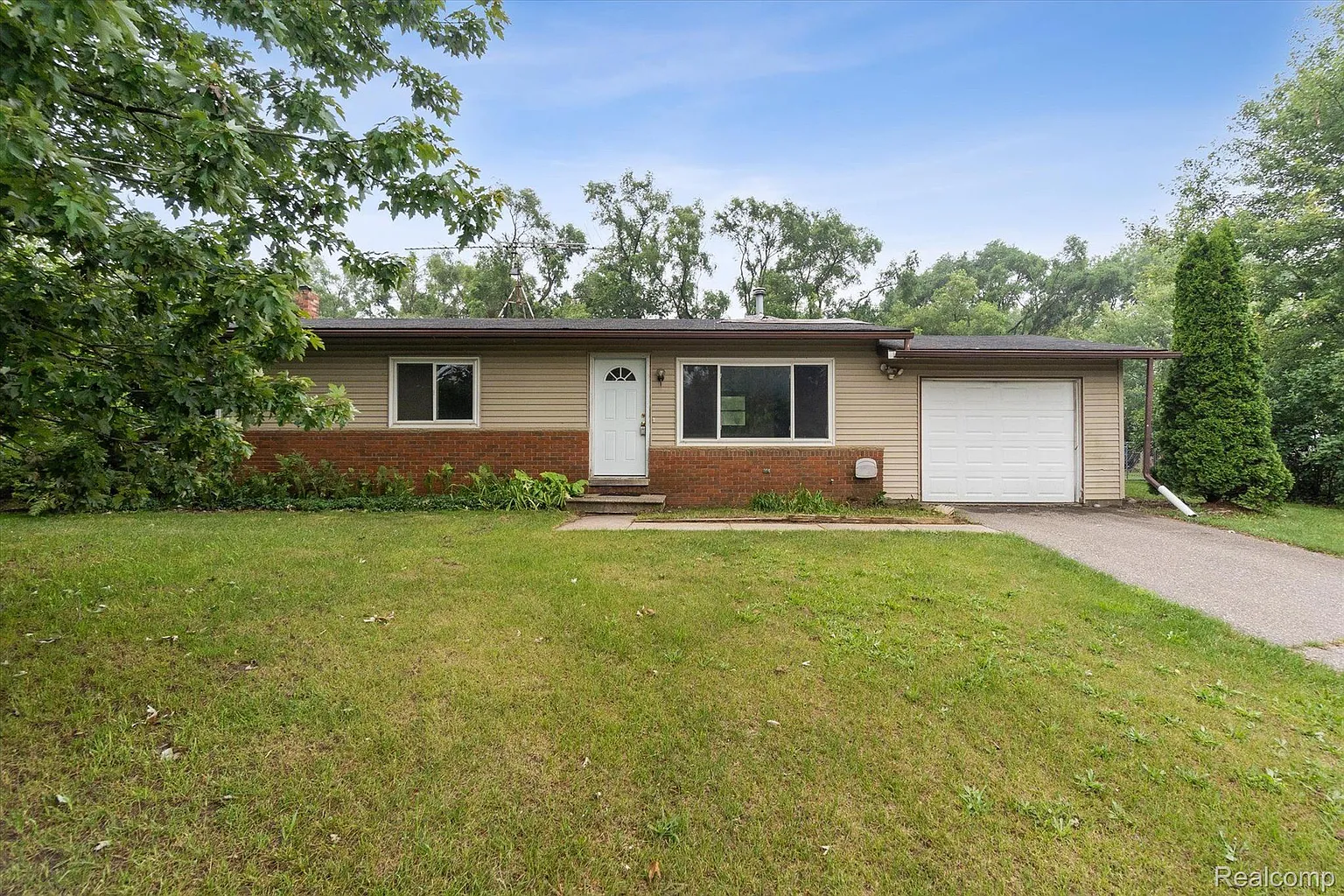 1674 E M 36 photo 1