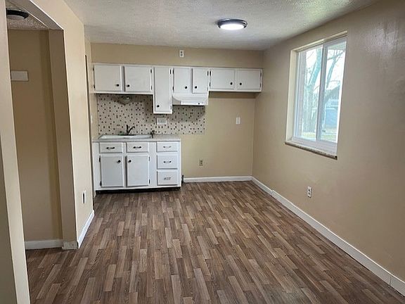 2nd image of 153 N Seiberling St #153
