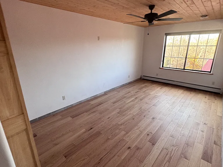 232 Valverde St — Photo 89