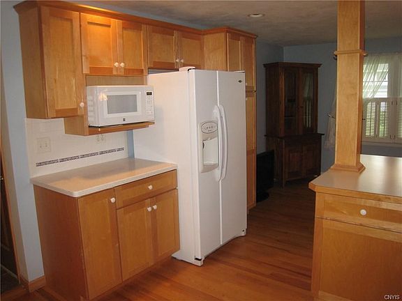 2nd image of 408 Blueberry Ln