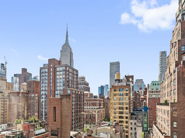 310 Lexington Avenue image 2 of 16