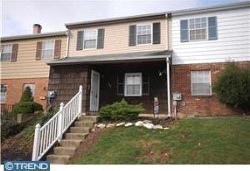1st image of 216 Lexington Rd