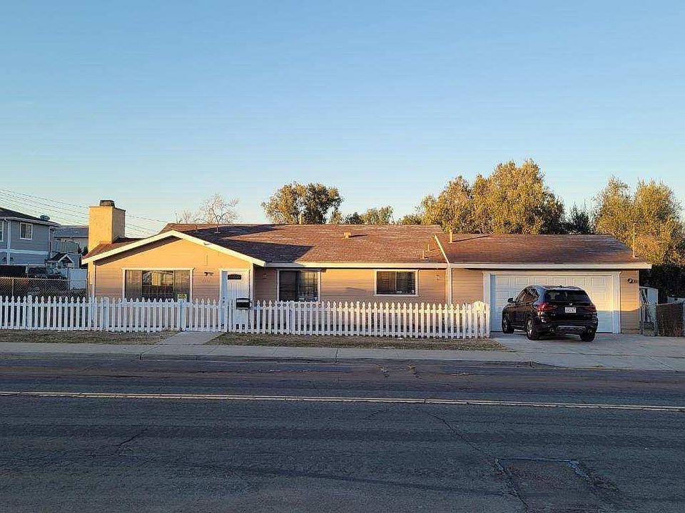 1st image of 1382 Elm Ave