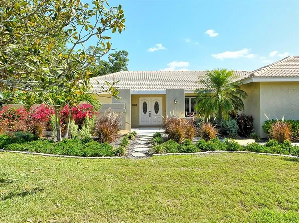 3647 Country Place Blvd, Sarasota, FL 34233