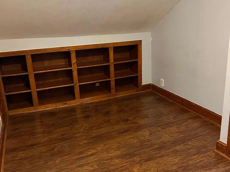 Bonus room built-ins.