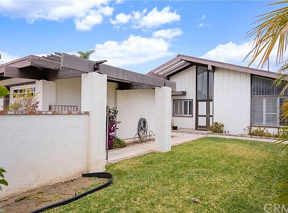 3rd image of 19452 Summer Breeze Ln