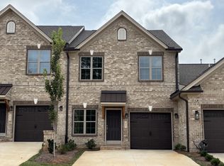 1067 Beechcraft Dr, Mebane, NC 27302