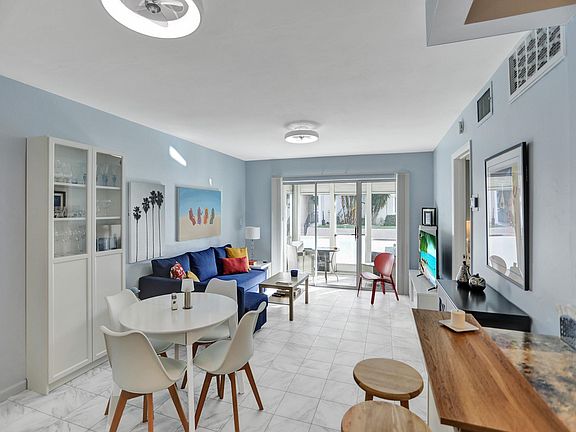 2nd image of 3040 NE 16th Avenue #106