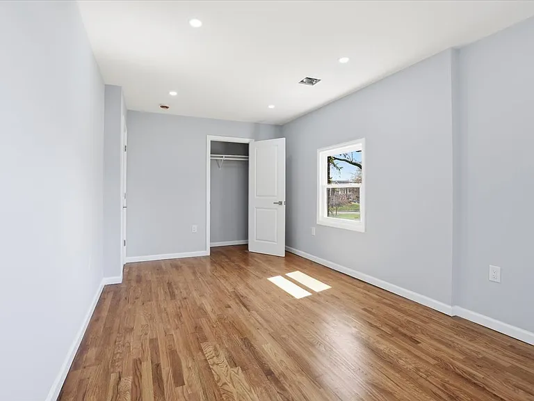 1928 Paterson St #1 — Photo 5