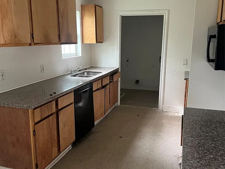 10010 Cathedral Dr — Photo 6