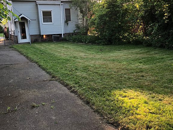 3rd image of 6244 Rosemont Ave